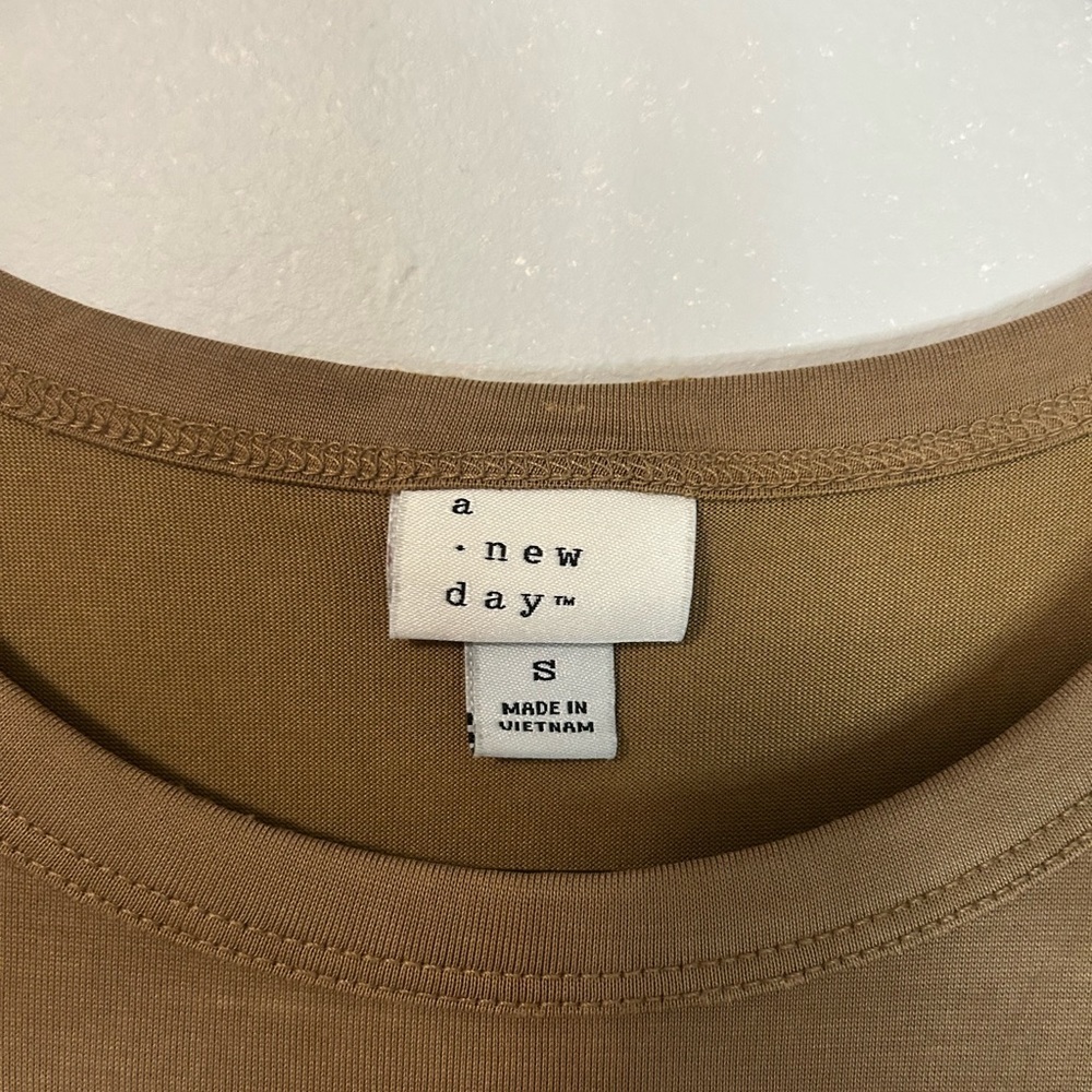 A New Day Brown Short Sleeve T-Shirt, Size S - Picture 2 of 4